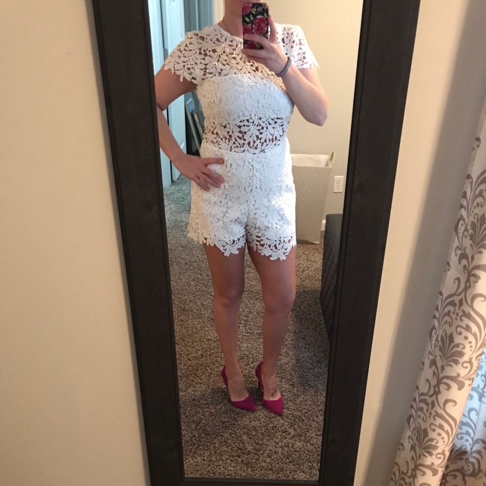 LACE ROMPER